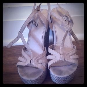 Size 7 and 1/2 Wedge multicoloured sandals